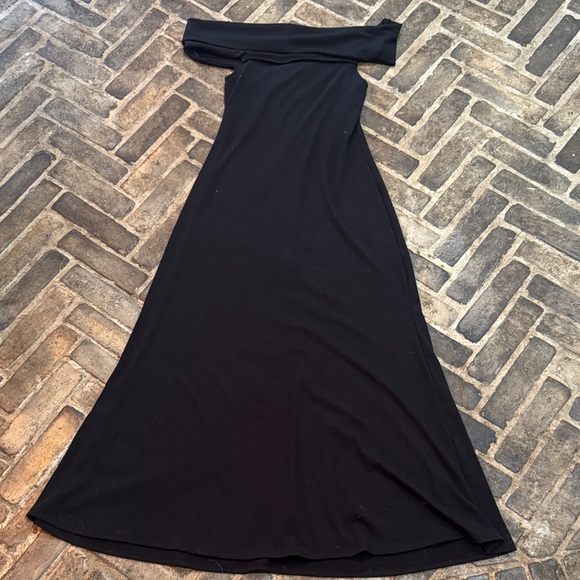 Silence + Noise| ‘Jayde’ Off The Shoulder Maxi Dress - Picture 2 of 10